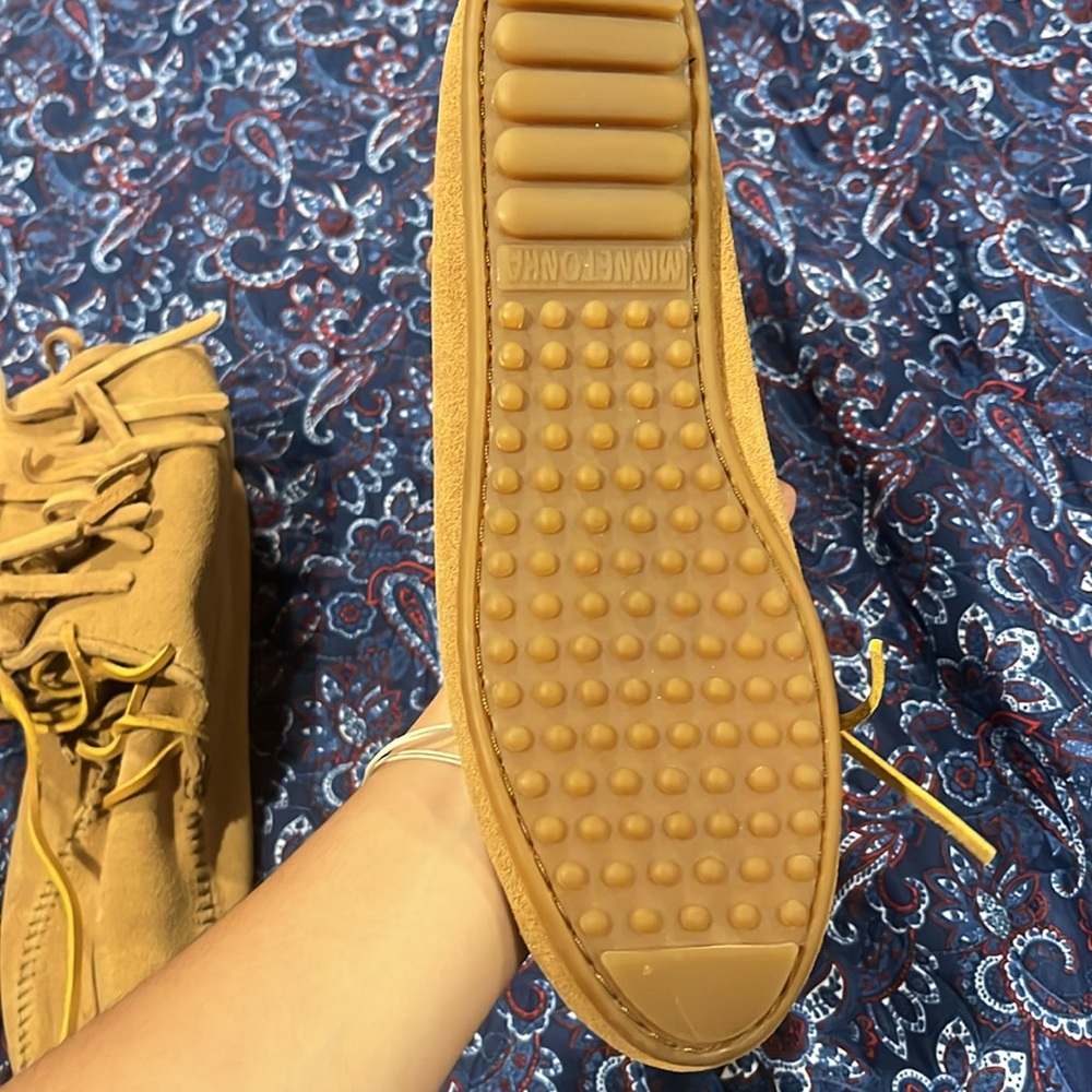 Minnetonka boots - Picture 2 of 10